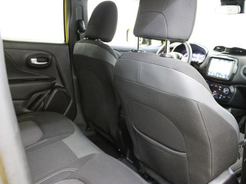 Used 2023 Jeep Renegade Latitude AWD/4WD image 20