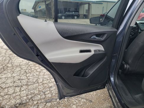 Used 2018 Chevrolet Equinox LS image 23