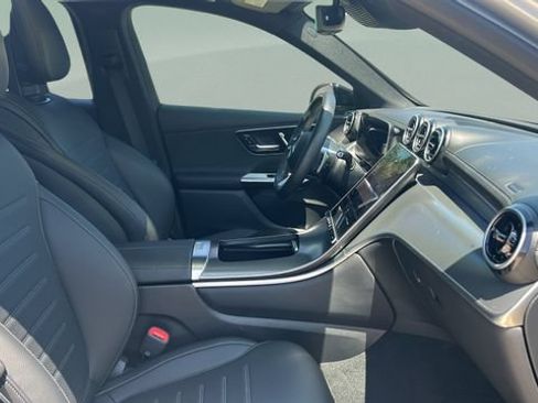 Used 2025 Mercedes-Benz GLC 350e 4MATIC image 30