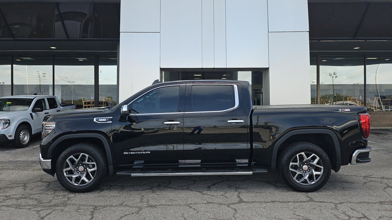 Used 2024 GMC Sierra 1500 SLT w/ SLT Premium Plus Package AWD/4WD image 2