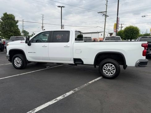 Used 2024 Chevrolet Silverado 2500 LT w/ Convenience Package AWD/4WD image 4