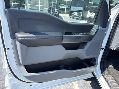 Used 2024 Ford F250 XL w/ STX Appearance Package AWD/4WD image 17