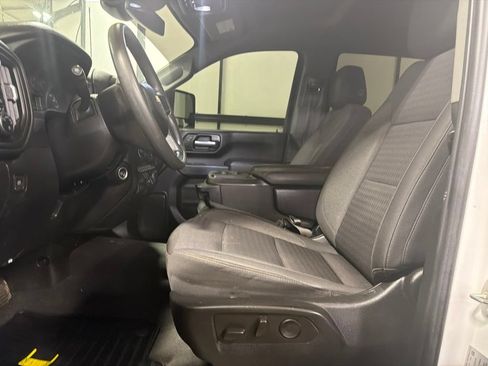 Used 2024 Chevrolet Silverado 2500 Custom w/ Custom Value Package AWD/4WD image 8