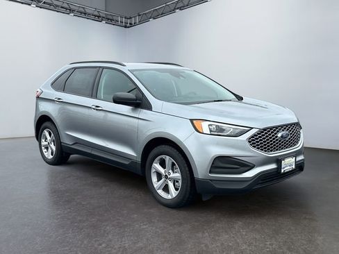 Used 2024 Ford Edge SE image 7