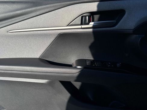 Used 2025 Toyota Camry LE image 18