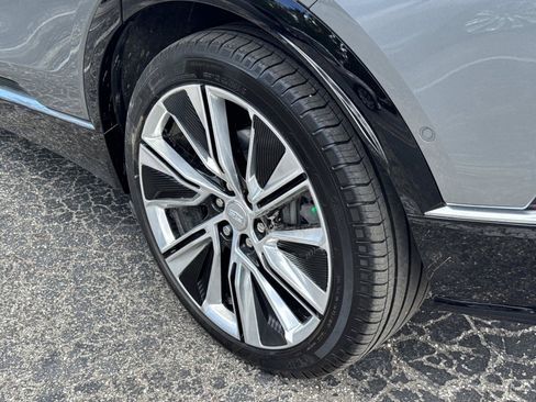 Used 2025 Cadillac Lyriq Luxury w/ LPO, Floor Liner Package AWD/4WD image 12