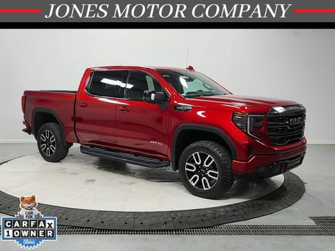 Used 2024 GMC Sierra 1500 AT4 w/ Technology Package AWD/4WD image 1