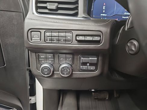 Used 2023 GMC Yukon XL Denali Ultimate w/ LPO, Floor Liner Package image 25