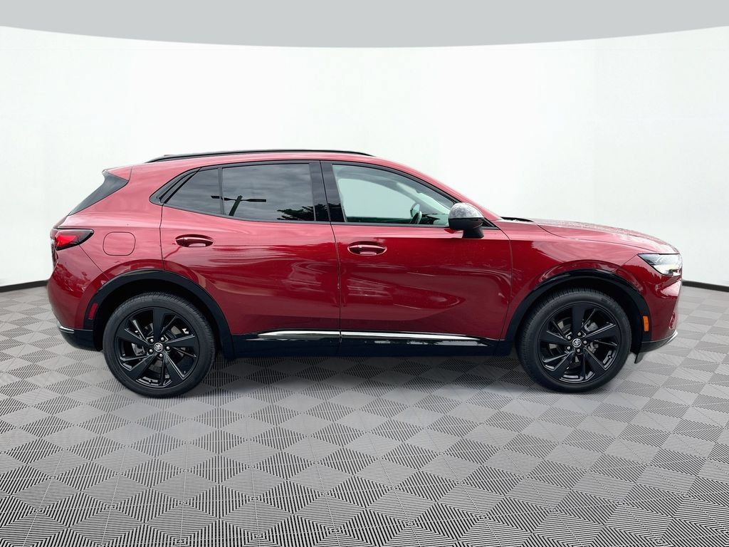 Used 2023 Buick Envision Essence w/ Sport Touring Package AWD/4WD image 4