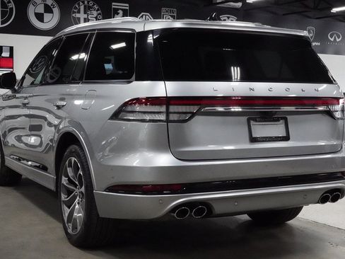 Used 2023 Lincoln Aviator Grand Touring AWD/4WD image 3