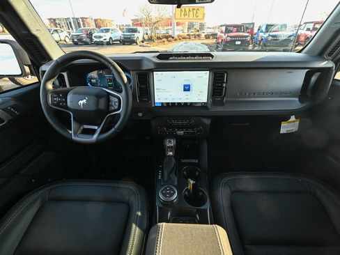 New 2026 Ford Bronco Badlands image 24