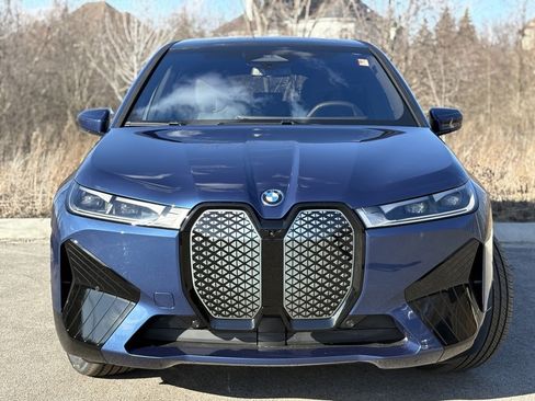 Used 2025 BMW iX xDrive50 w/ Sport Package image 2
