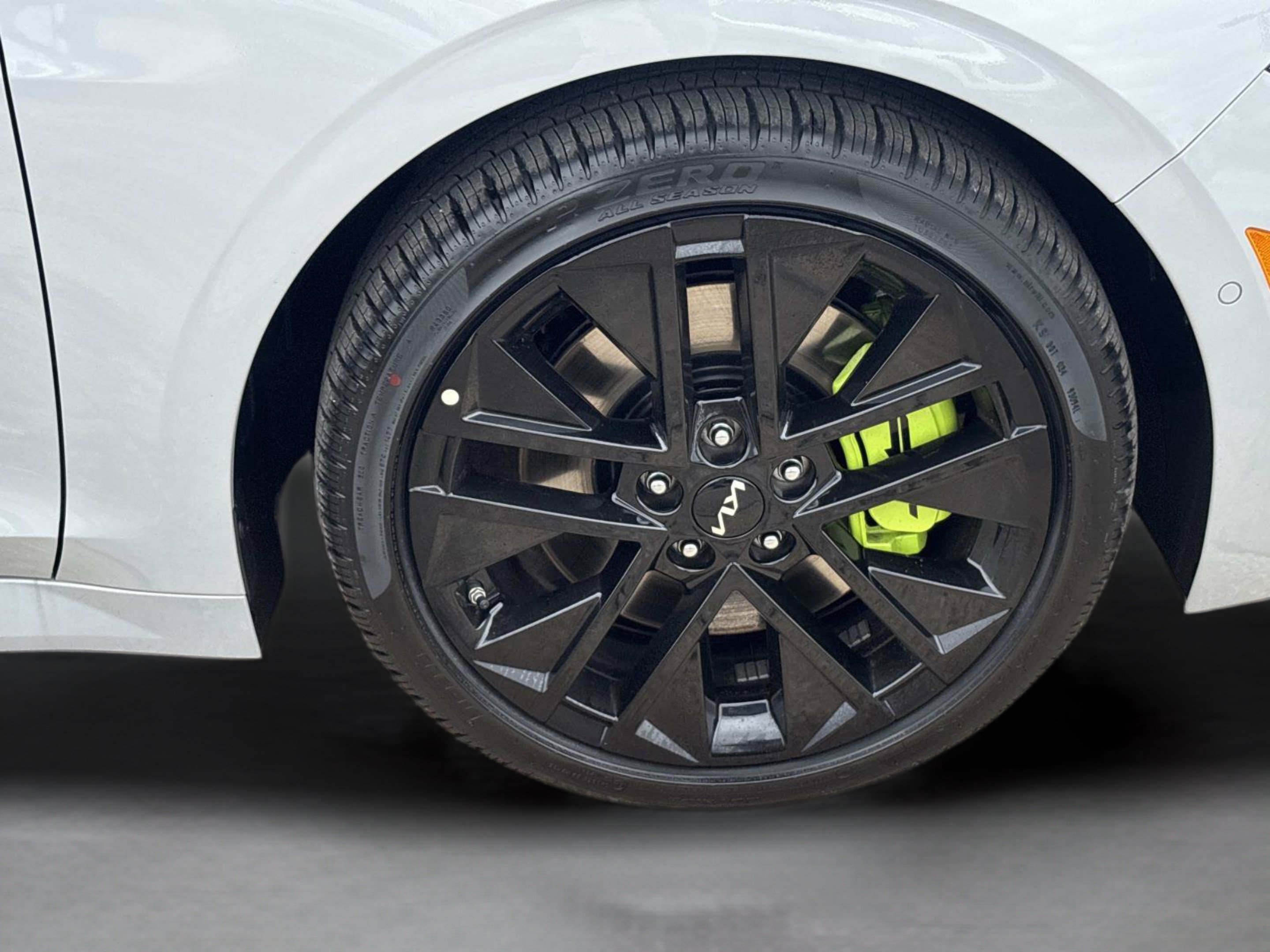 New 2027 Kia K5 GT w/ GT1 Package FWD image 30