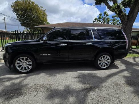 Used 2018 GMC Yukon XL SLT image 9