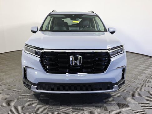 Used 2024 Honda Pilot Touring image 2