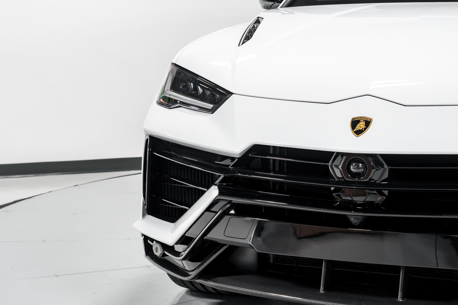 Used 2024 Lamborghini Urus Performante AWD/4WD image 45