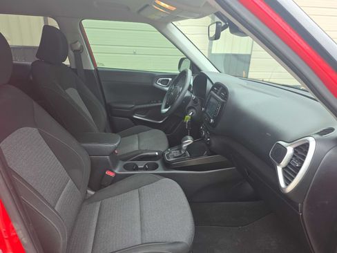 Used 2020 Kia Soul S FWD image 9