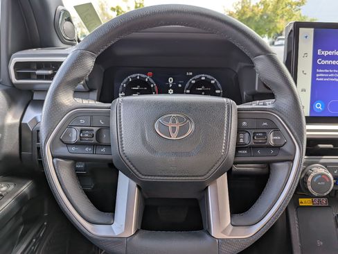 Used 2026 Toyota 4Runner TRD Off-Road Premium AWD/4WD image 13