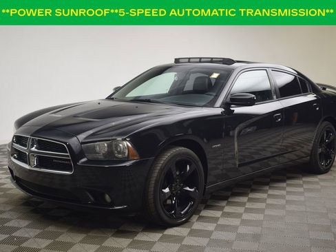 Used 2013 Dodge Charger R/T image 3