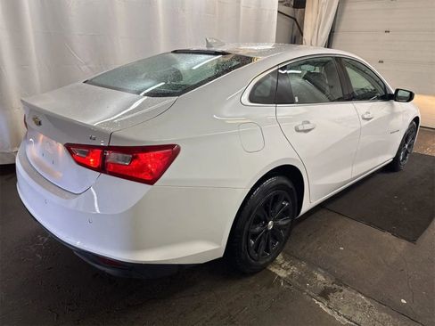 Used 2024 Chevrolet Malibu LT FWD image 3