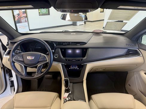 Used 2019 Cadillac XT5 FWD image 10