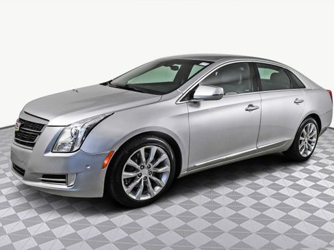 Used 2017 Cadillac XTS Luxury image 4