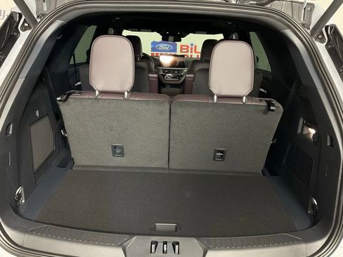 New 2026 Ford Explorer Platinum RWD image 11