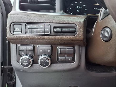 Used 2024 GMC Yukon XL Denali w/ Denali Reserve Package AWD/4WD image 26