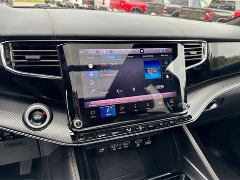 Used 2025 Jeep Grand Wagoneer L Series III w/ Rear Seat Video Group 1 image 14