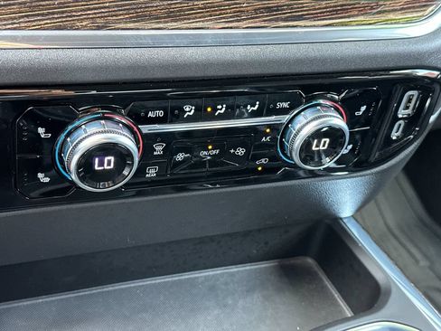 Used 2023 GMC Sierra 1500 Elevation w/ X31 Off-Road Package AWD/4WD image 19