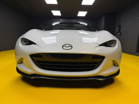 Used 2016 MAZDA MX-5 Miata Club RWD image 2