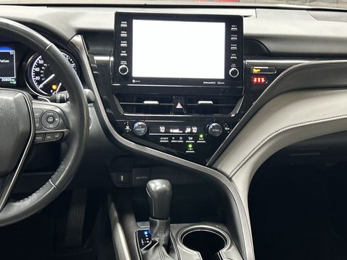 Used 2024 Toyota Camry SE w/ Cold Weather Package FWD image 29