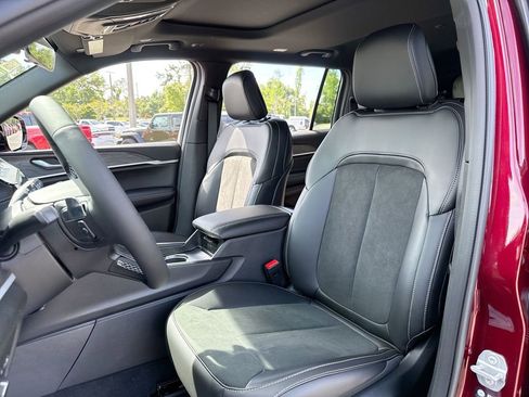 New 2026 Jeep Grand Cherokee L 4WD image 11
