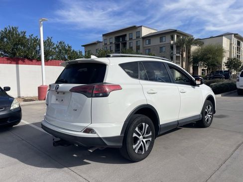 Used 2016 Toyota RAV4 LE image 2