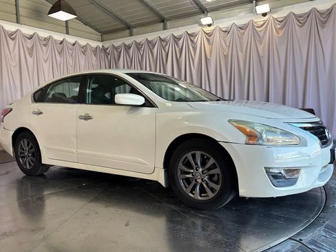 Used 2015 Nissan Altima 2.5 S w/ Special Edition Package FWD image 10