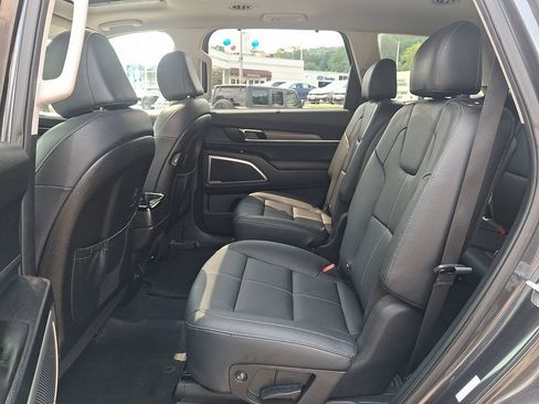 Used 2022 Kia Telluride EX w/ EX Premium Package FWD image 11
