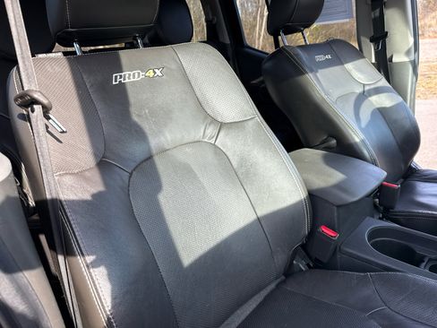 Used 2015 Nissan Xterra PRO-4X image 25
