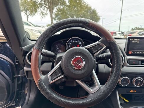 Used 2018 FIAT 124 Spider Classica w/ Technology Group image 18