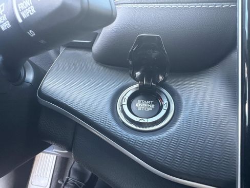 Used 2023 Jeep Grand Cherokee Laredo image 26