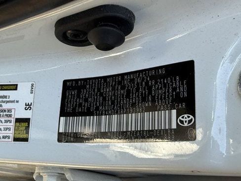 Used 2024 Toyota Corolla LE FWD image 33