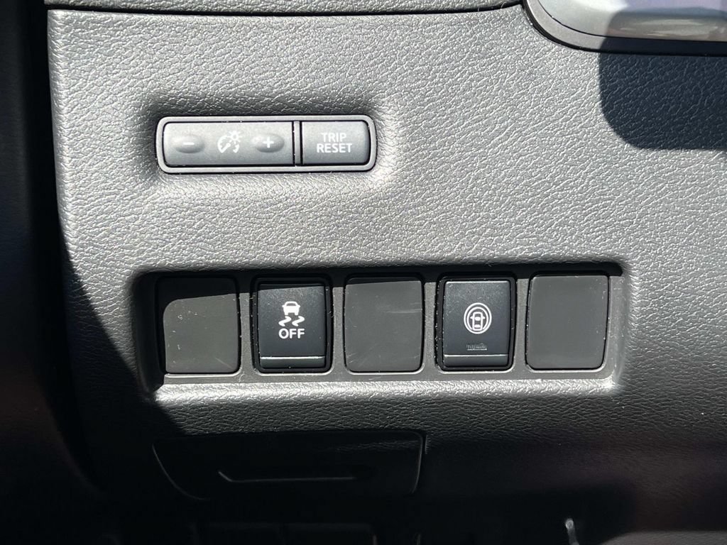 Used 2022 Nissan Murano SV AWD/4WD image 25