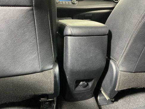 Used 2017 Toyota RAV4 Limited image 25