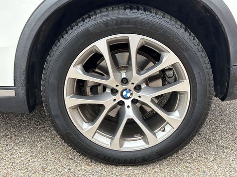 Used 2022 BMW X5 xDrive40i w/ Premium Package AWD/4WD image 11