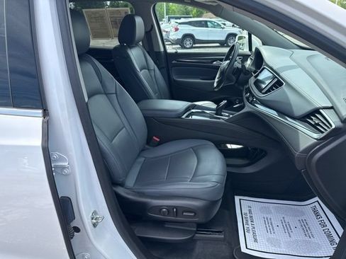 Used 2020 Buick Enclave Essence FWD image 8