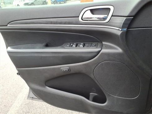 Certified 2021 Jeep Grand Cherokee Limited w/ Trailer Tow Group IV image 16