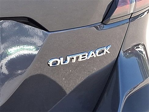 New 2025 Subaru Outback Limited image 11