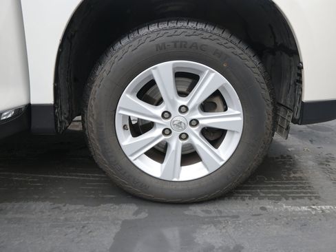 Used 2011 Toyota Highlander 2WD image 19