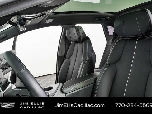 Used 2025 Cadillac Optiq Luxury 2 w/ LPO, Floor Liner Package AWD/4WD image 5