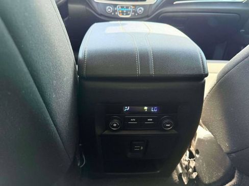 Used 2020 Chevrolet Traverse LT FWD image 14