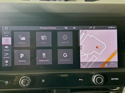 Certified 2022 Porsche Macan AWD/4WD image 15